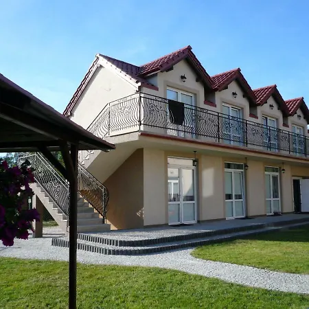 ホームステイ U Bobasow デンプキ